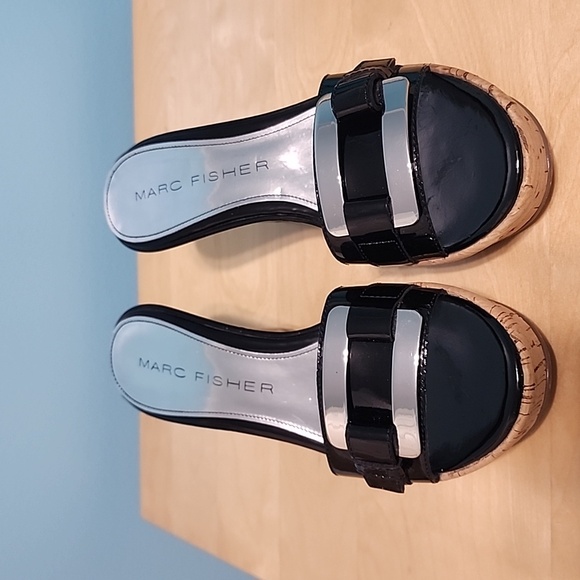 MARC FISHER MFOSTRA black patent leather wedge sandals. Size 6.5M - Picture 2 of 9